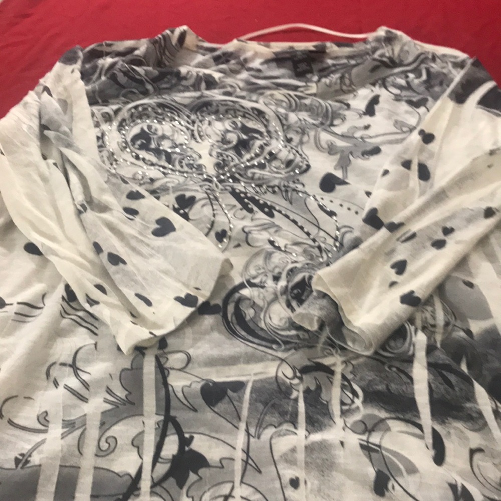 Woman’s 3/4 sleeve blouse